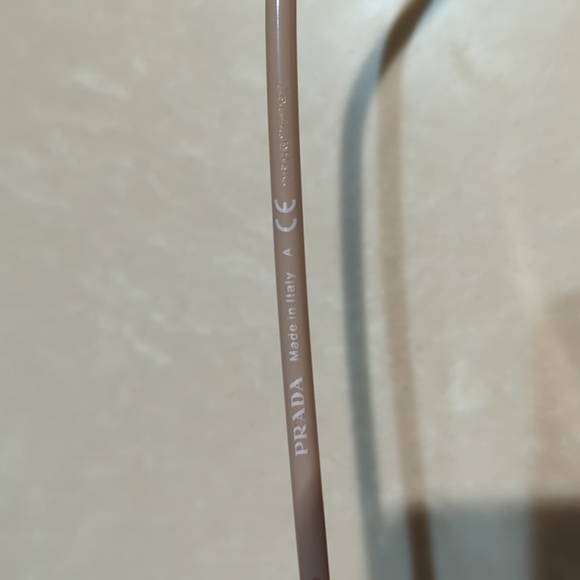 Prada Women's PR 67XS Sunglasses For sale - Picture 3 of 4